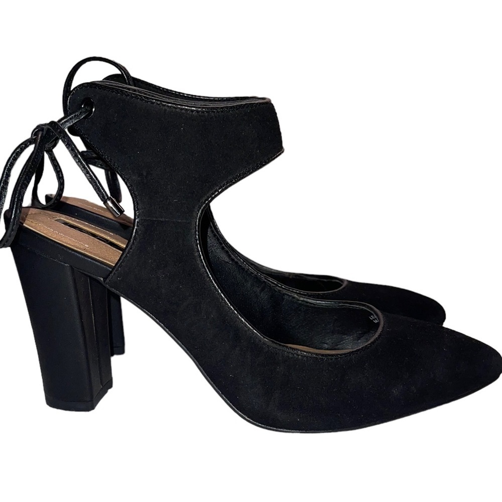 Tahari - black suede Sling-back pump - size 6.5 M